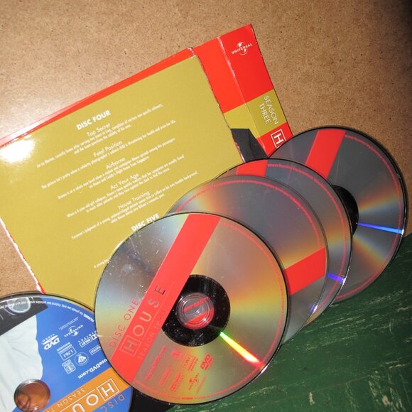 House - Seasons 1, 2, 3 - Picture 5 of 5